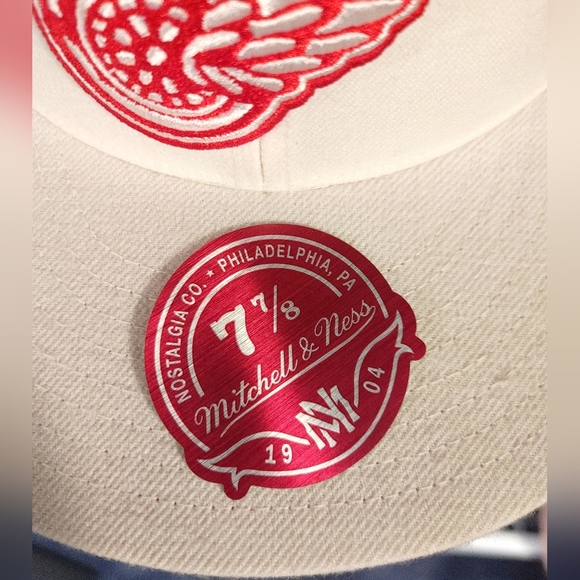 Detroit Red Wings Hat/Cap - Picture 2 of 5